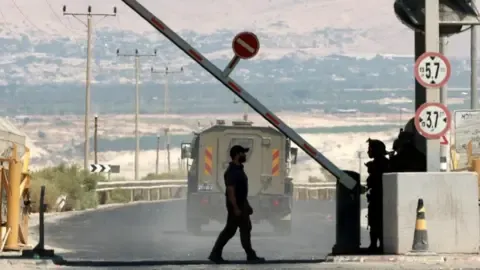 Two Individuals Shot in Assault Close to Jordan-West Bank Border Crossing, IDF Reports
